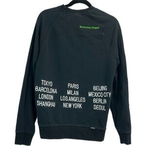 NIKE SPORTSWEAR WORLD TOUR EMBROIDERED CREWNECK SWEATSHIRT MENS SIZE S